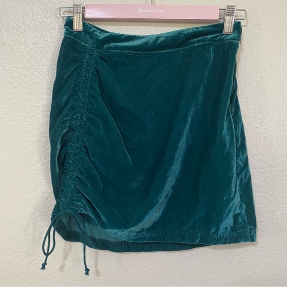 NWOT Free People Green Velvet Mini Skirt Rushed - Picture 2 of 4